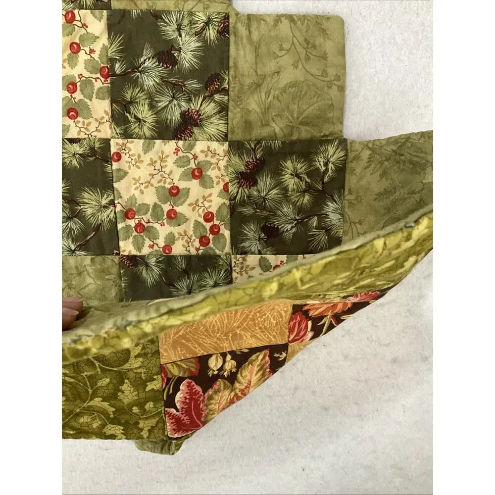 Handcrafted Machine Quilted REVERSIBLE TABLE RUNNER Fall Autumn Winter Pinecone
